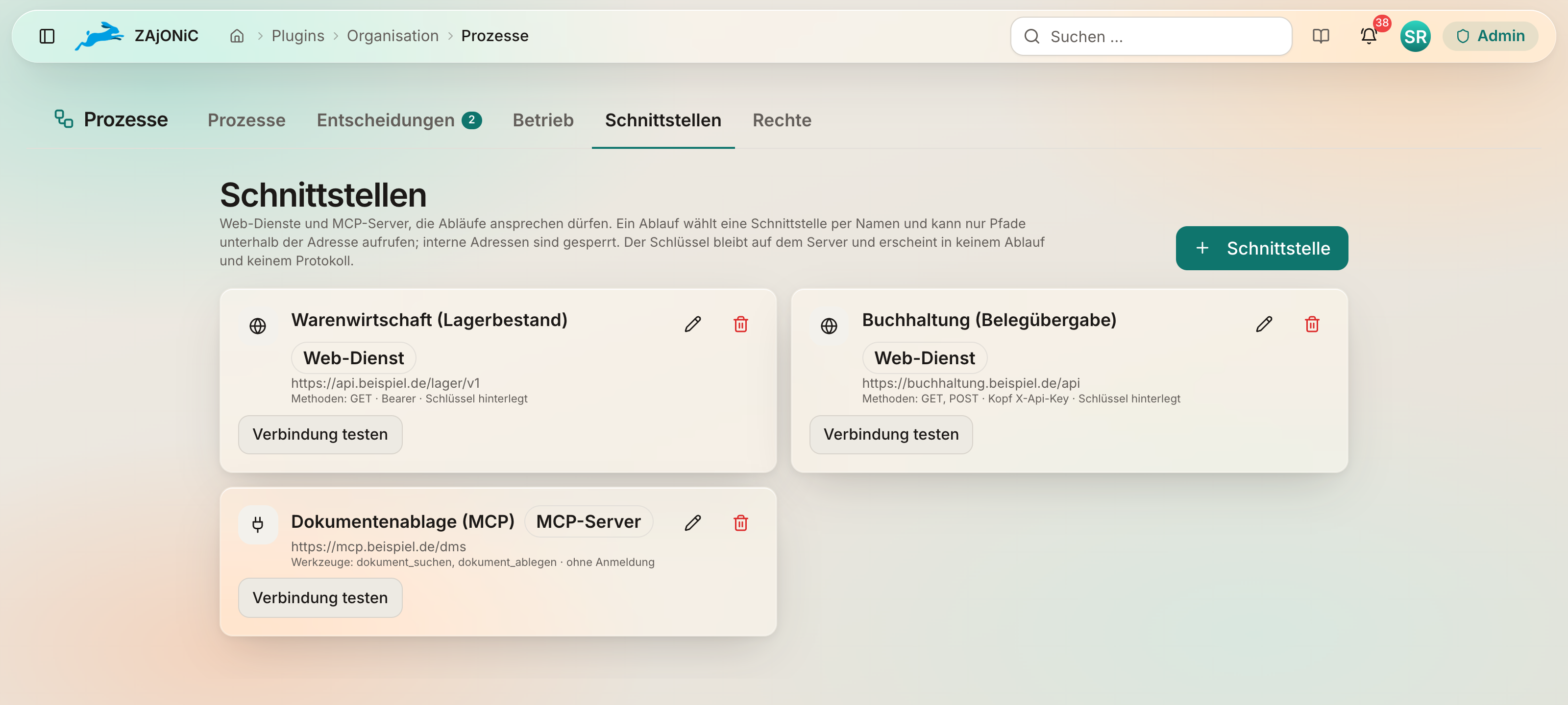Reiter „Schnittstellen": ein hinterlegter Web-Dienst und ein MCP-Server mit Adresse, erlaubten Aufrufen und Knopf „Verbindung testen".